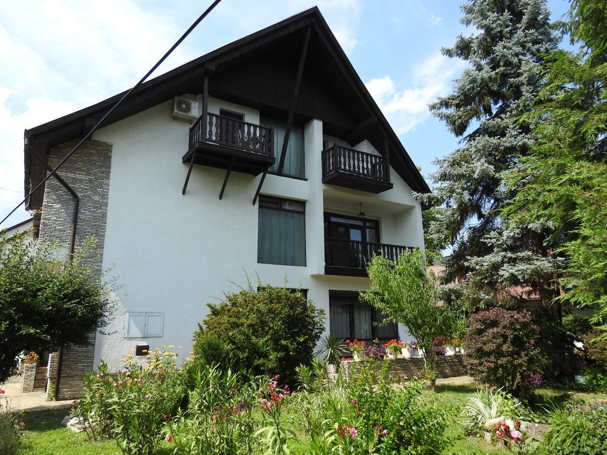 Haus Gizella Harkány Exterior foto
